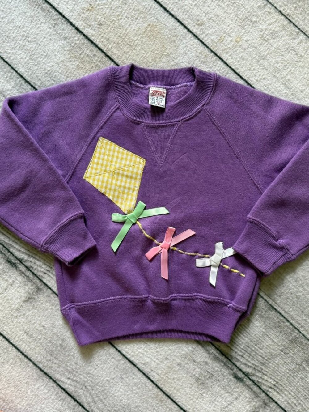 Vintage Toddler Jet Set Sweatshirt, Sz 4T, Purple with Kites and Bows, EUC!